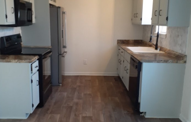 3 beds, 2 baths, $1,395