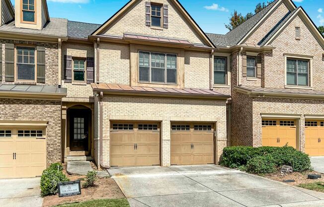 Fabulous 3 BR/2.5 BA Townhome in Marietta!