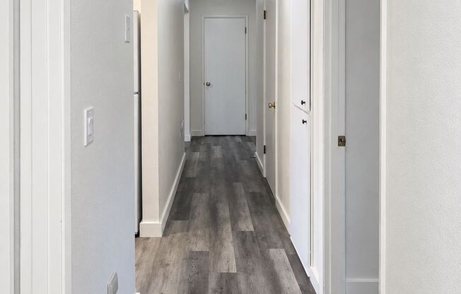 2 beds, 1 bath, 940 sqft, $1,350, Unit 37