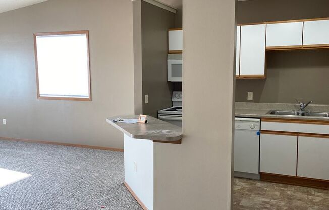 1 bed, 1 bath, 725 sqft, $954, Unit 322E