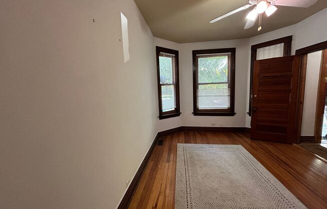 2 beds, 1 bath, $1,750