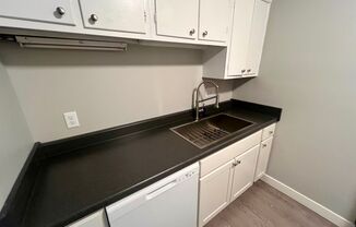 2 beds, 1 bath, $990, Unit 03