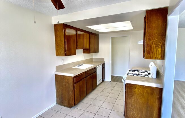 590 W 24 ST
