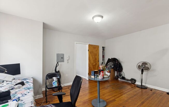 1 bed, 1 bath, 650 sqft, $1,190, Unit A31