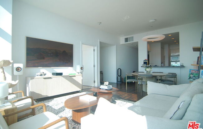 1 bed, 1.5 baths, 1,020 sqft, $5,500, Unit 31F