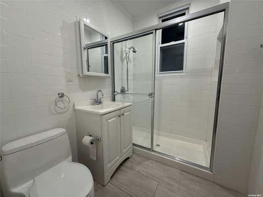 3 beds, 1 bath, $3,200, Unit 2