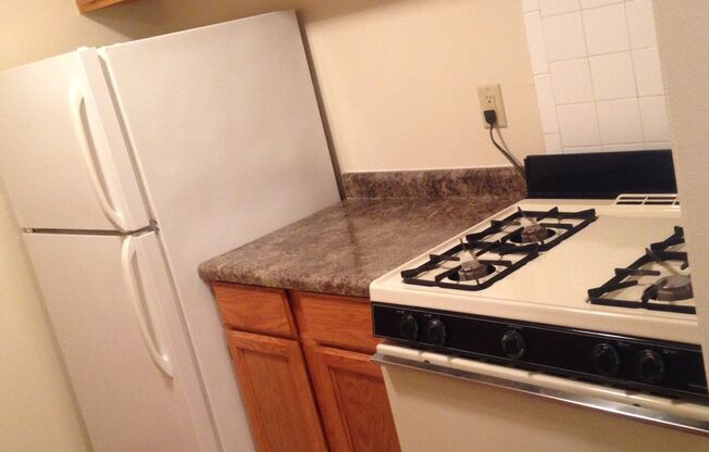 2 beds, 1 bath, 800 sqft, $1,019, Unit 8034 - 202