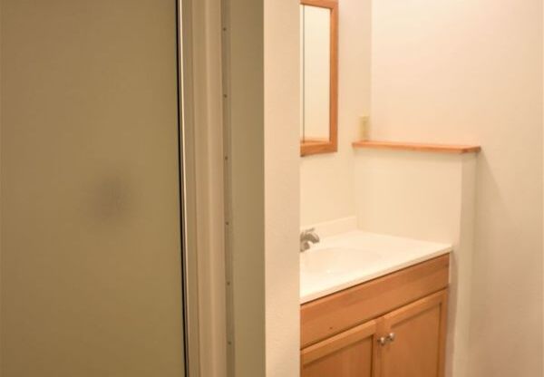 Studio, 1 bath, 225 sqft, $795