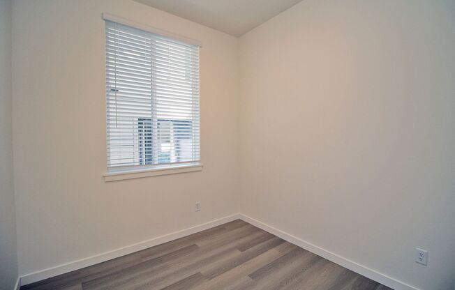 1 bed, 1 bath, 422 sqft, $1,345, Unit 8120 - 102