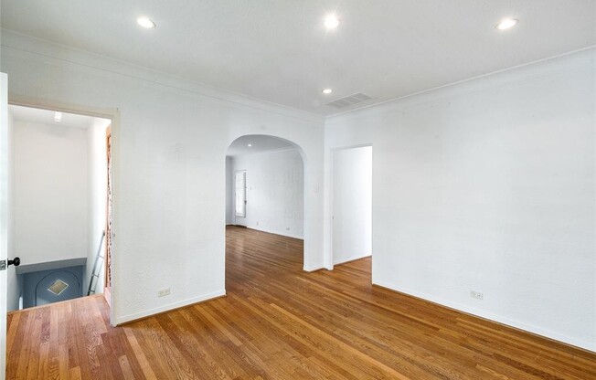4215 NORMANDY AVE