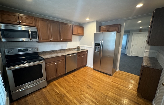 3 beds, 1 bath, 807 sqft, $3,300, Unit 1