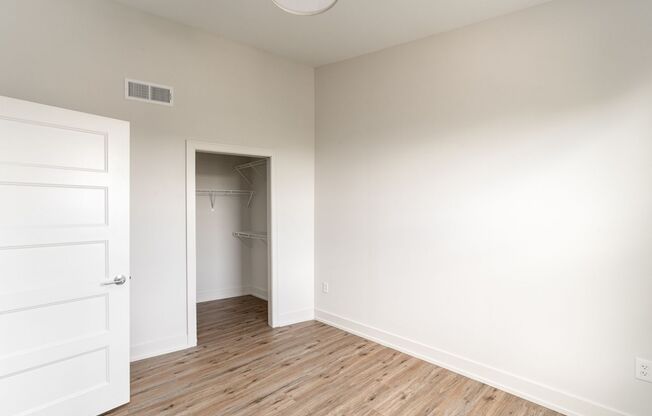 2 beds, 1 bath, $1,800, Unit 1050 N 4th St. Apt. 421