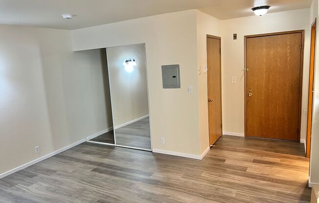 Studio, 1 bath, 413 sqft, $1,295, Unit 212