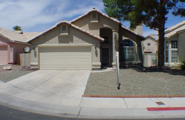 3 beds, 2 baths, $1,995