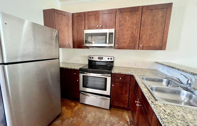 3 beds, 2.5 baths, 1,300 sqft, $1,499, Unit Unit 2