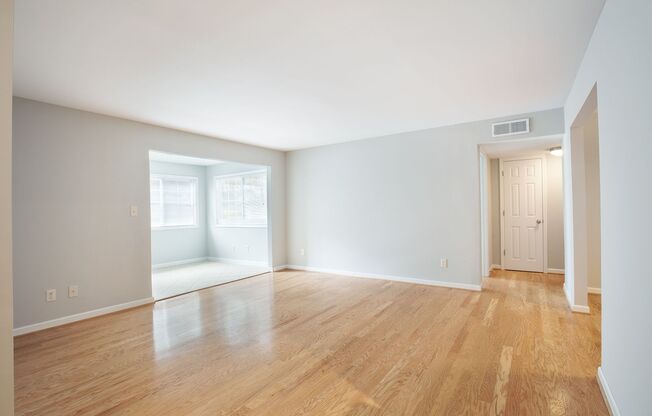 Very Spacious 2bd/2ba Condo in Brookhaven w/ Pool and Large Green Space!