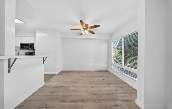 2 beds, 2 baths, $2,800, Unit 017#201
