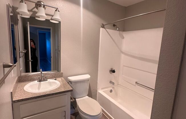 2 beds, 2 baths, 900 sqft, $2,895, Unit 111