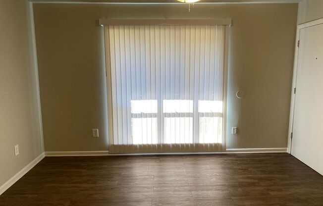 2 beds, 1 bath, 728 sqft, $750, Unit D4