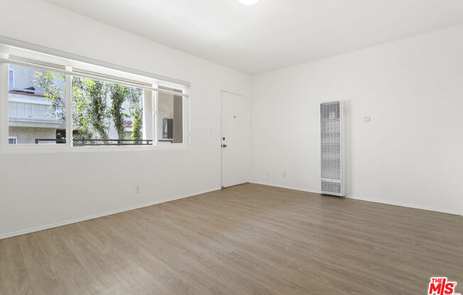 Studio, 1 bath, 330 sqft, $1,700, Unit 9