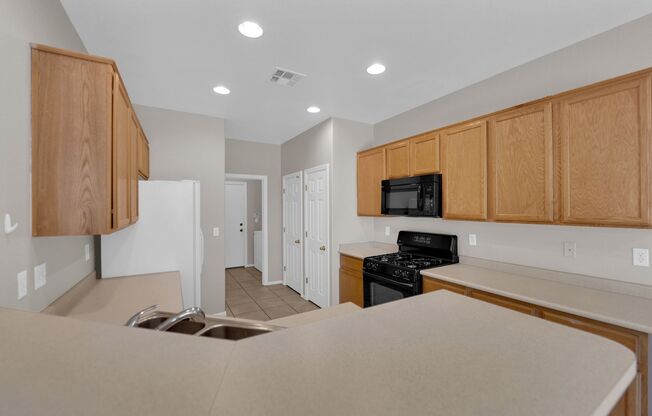 4 beds, 2.5 baths, $2,195