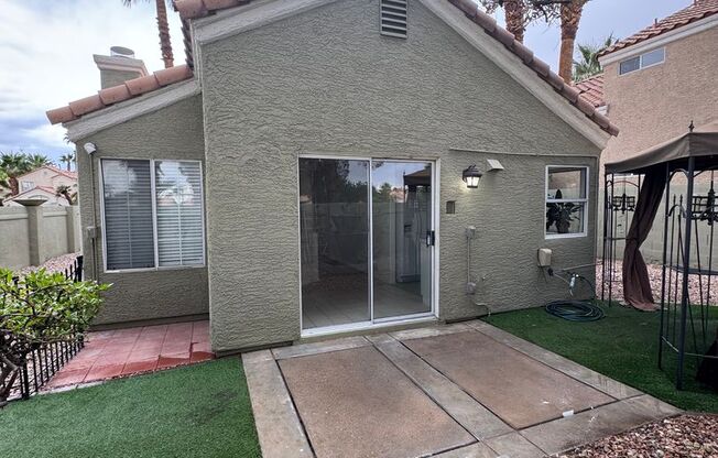 Cozy Peccole Ranch Home