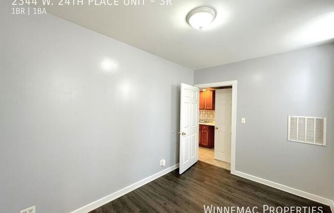 2344 W 24th Pl