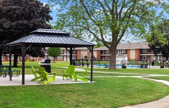 Renovated apartment with pool and parking