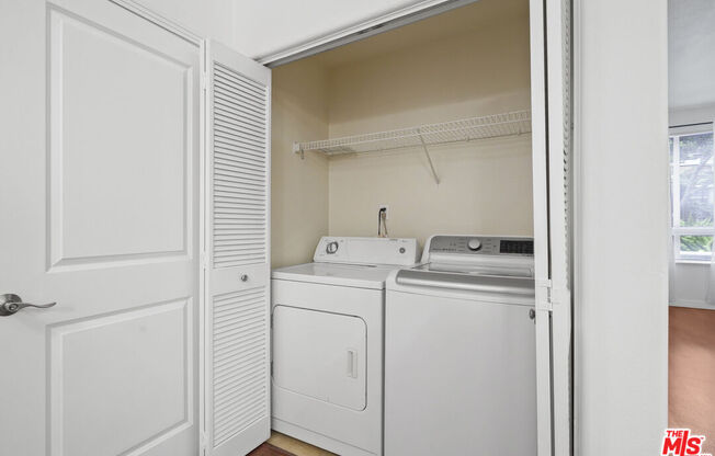 2 beds, 2 baths, 1,042 sqft, $3,100, Unit 115