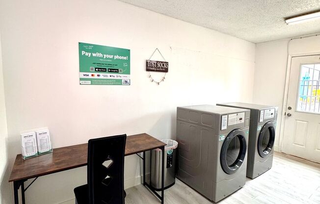 3 beds, 2 baths, 1,205 sqft, $2,075, Unit 122