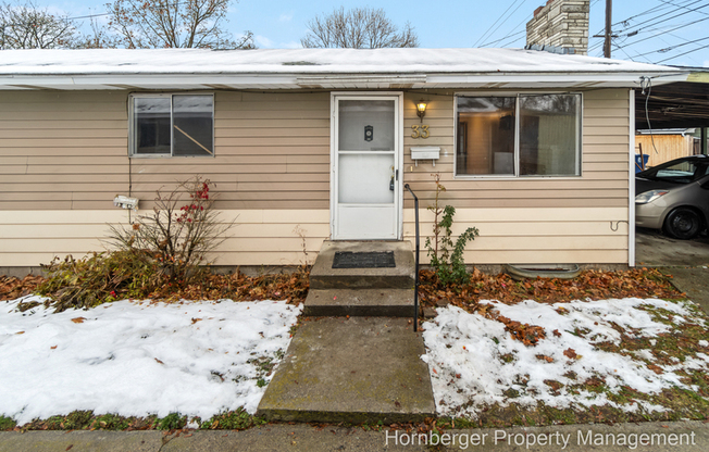 33 E ROCKWELL AVE