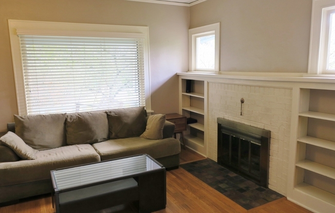 2 beds, 1 bath, $2,175