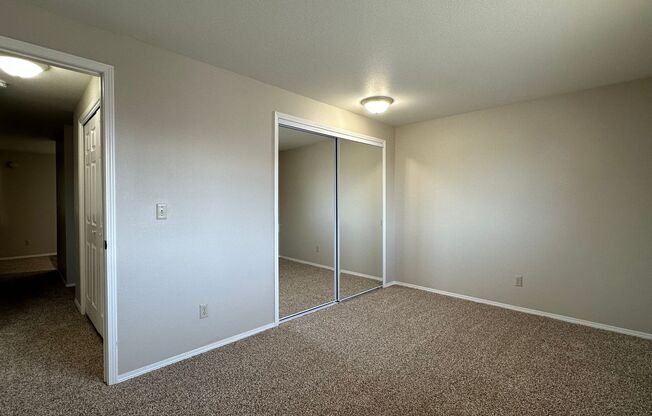 2 beds, 1 bath, 840 sqft, $1,295, Unit 24