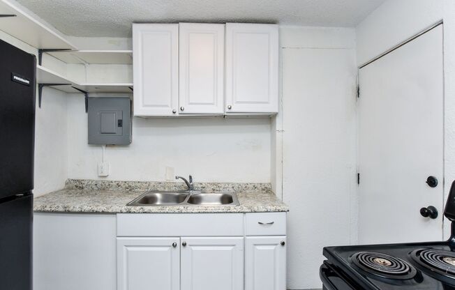2 beds, 1 bath, 800 sqft, $850, Unit 116 C