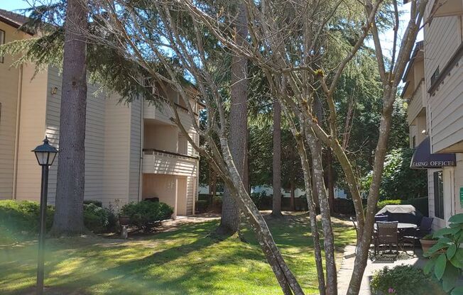 2 beds, 1 bath, 830 sqft, $2,000, Unit F301