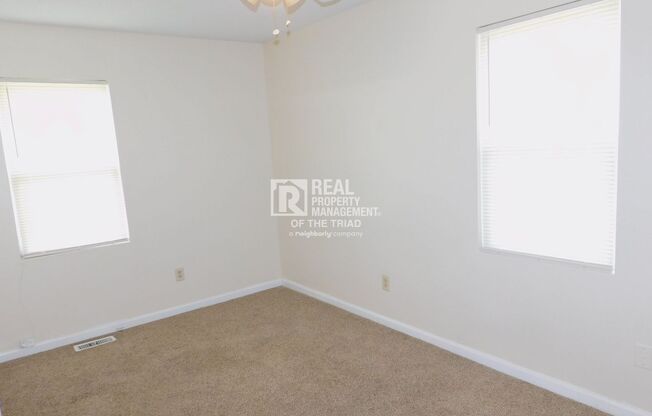 *Move in Special* Spacious 3BR/3.5BA with Finished Basement in Greensboro!!