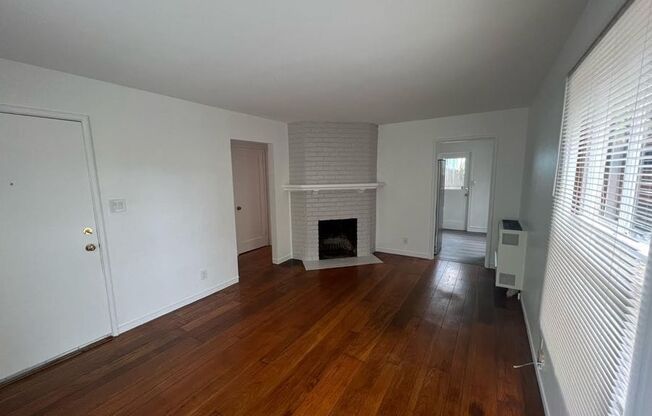 1213 ALT UNIVERSITY AVE