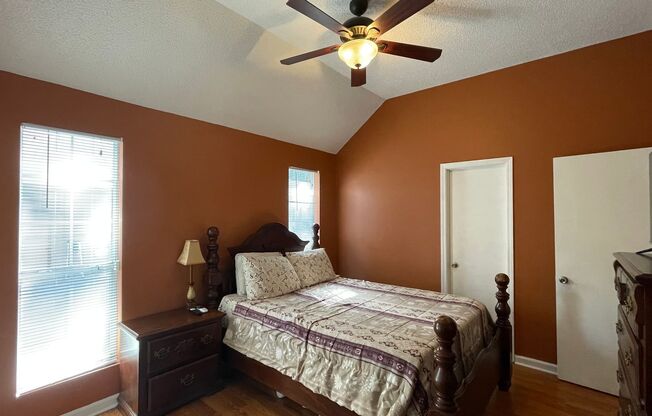 3 beds, 2 baths, $1,550