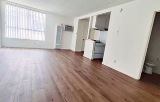 Studio, 1 bath, 520 sqft, $1,550, Unit 10