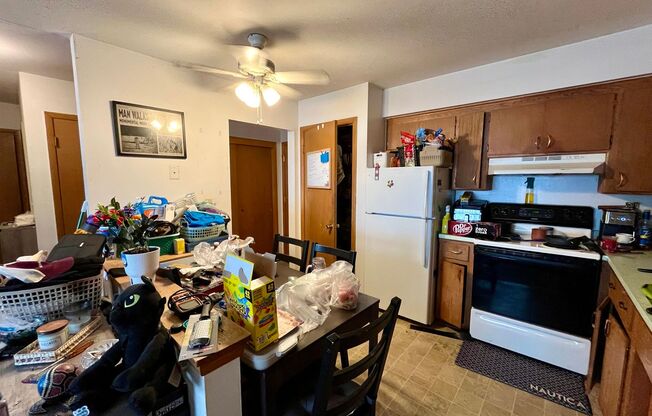 1 bed, 1 bath, $1,015, Unit 27