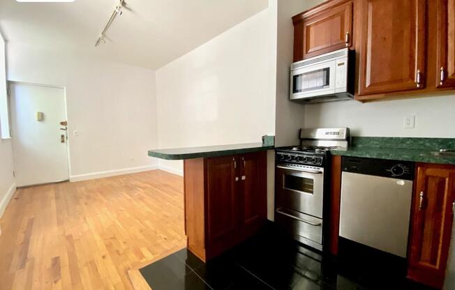 469 W 153 ST