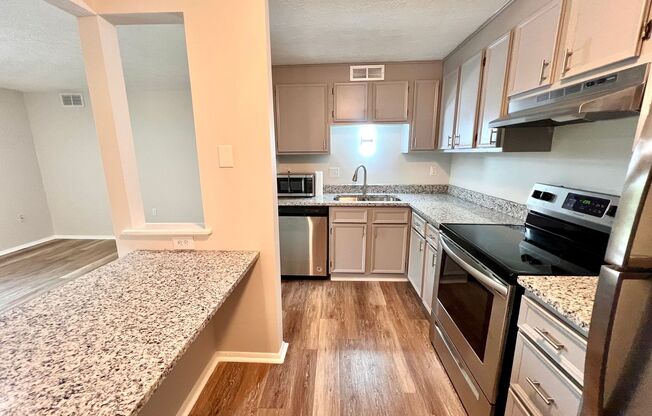 2 beds, 1 bath, $1,095