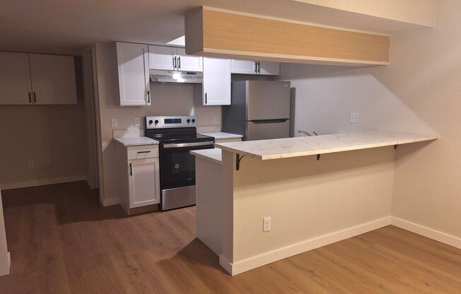 1 bed, 1 bath, $745, Unit One bedroom