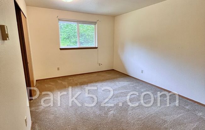 2 beds, 1 bath, $1,700