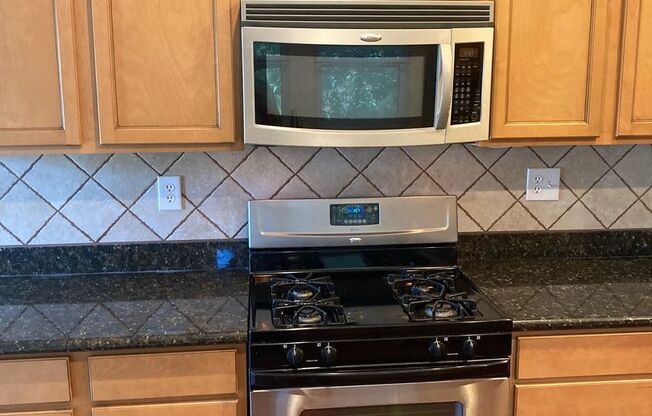 ZERO APPLICATION FEE FOR THIS ALTA VISTA BUNGALOW!