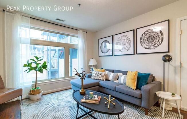 259 E 12 AVE 