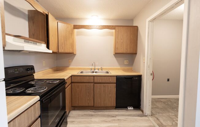 2 beds, 1.5 baths, $950, Unit Apt D