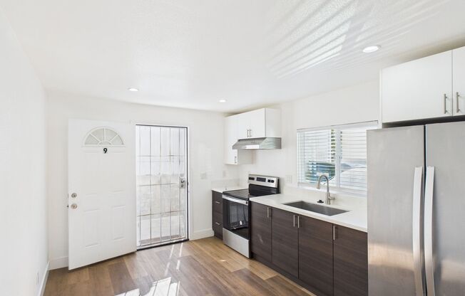 4018 Alabama Street - 2 Bedroom x 1bath - **** 1 month free with 14-month lease.