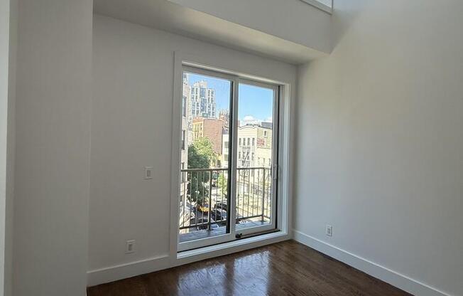 83 GRAHAM AVE