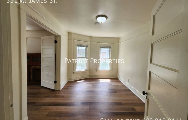 2 beds, 1 bath, $1,250